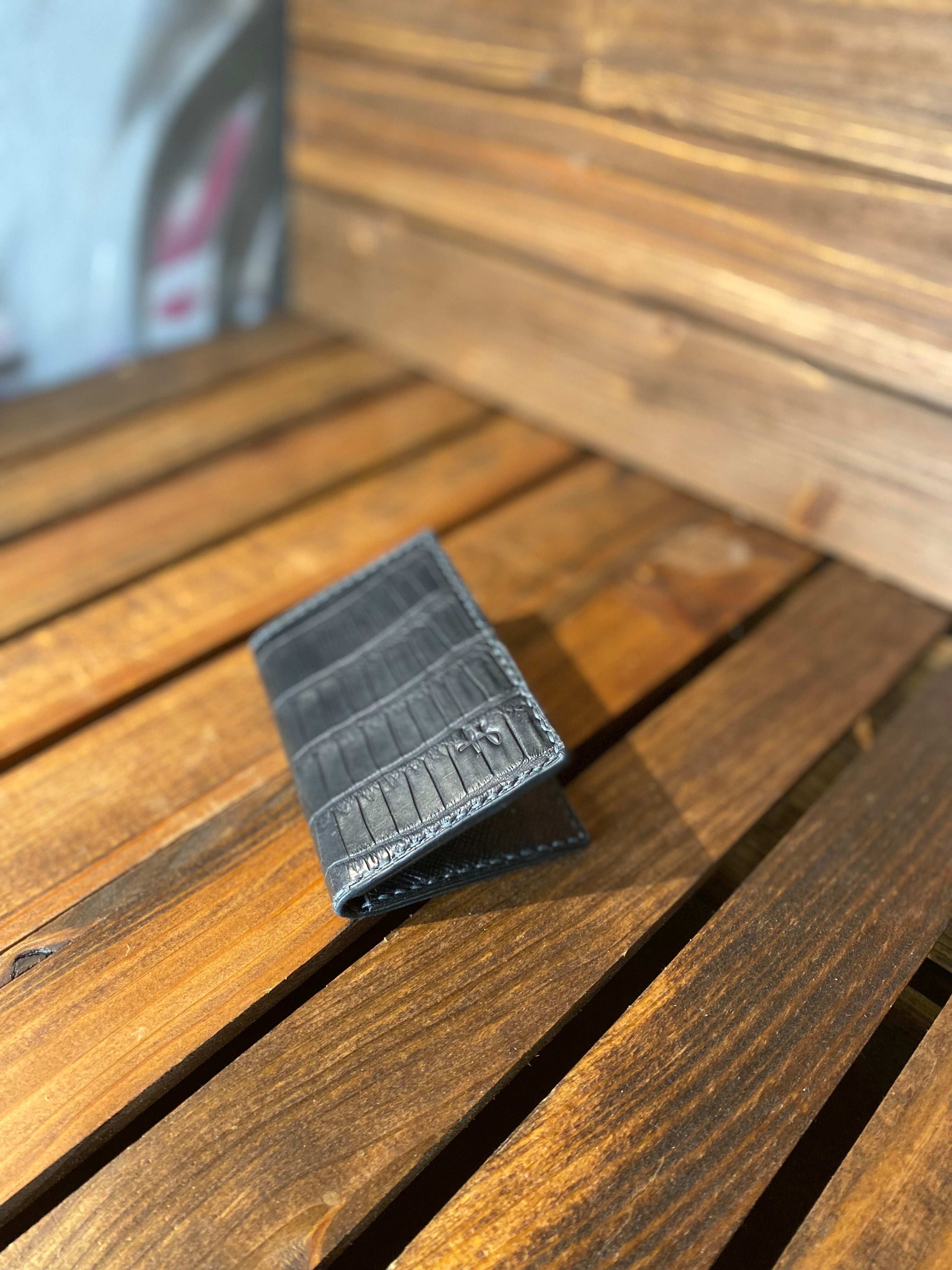 Crocodile Bifold